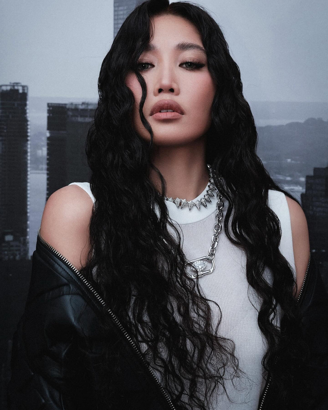 A-lin wearing MIDNIGHTFACTORY