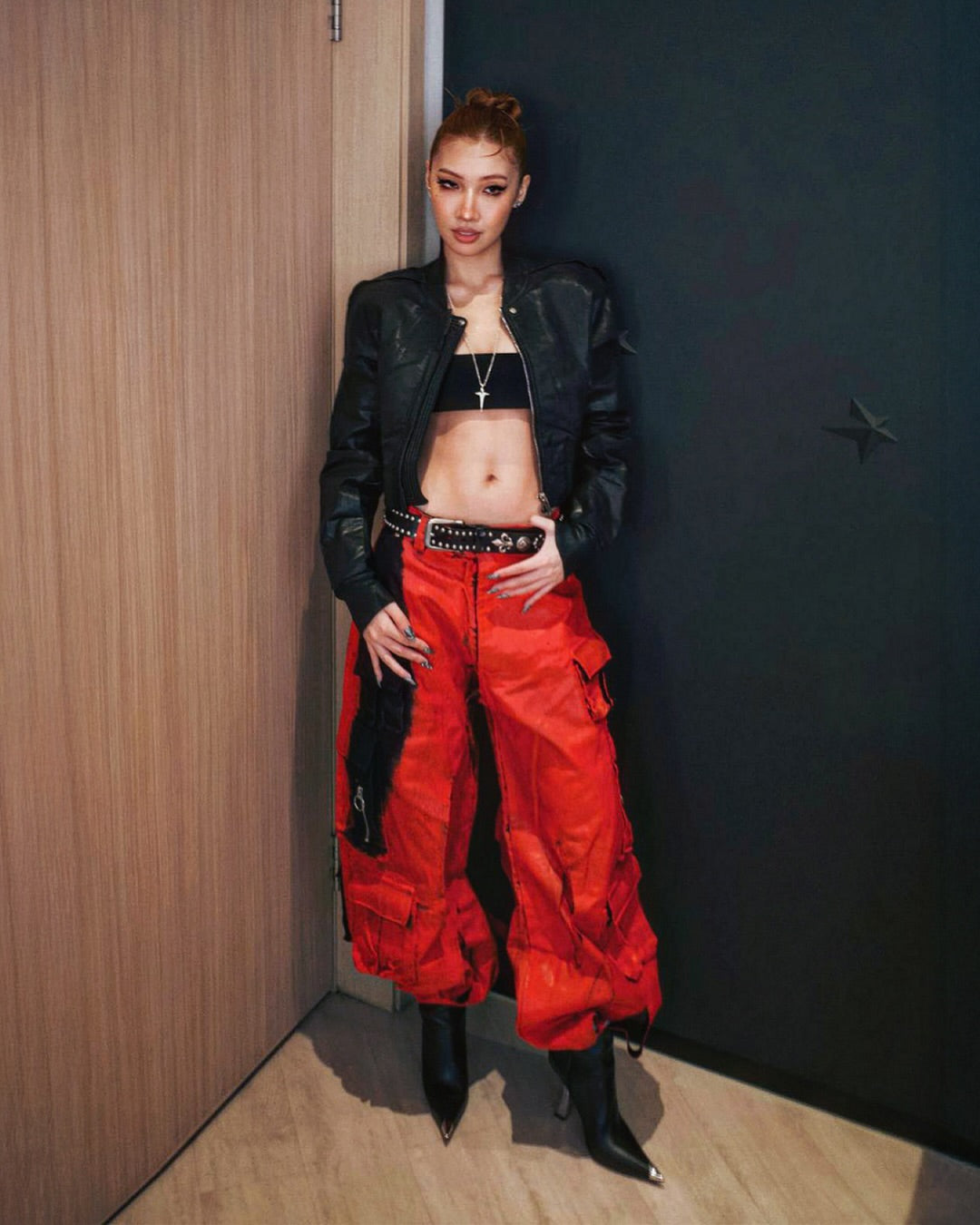 Karencici wearing MIDNIGHTFACTORY necklace