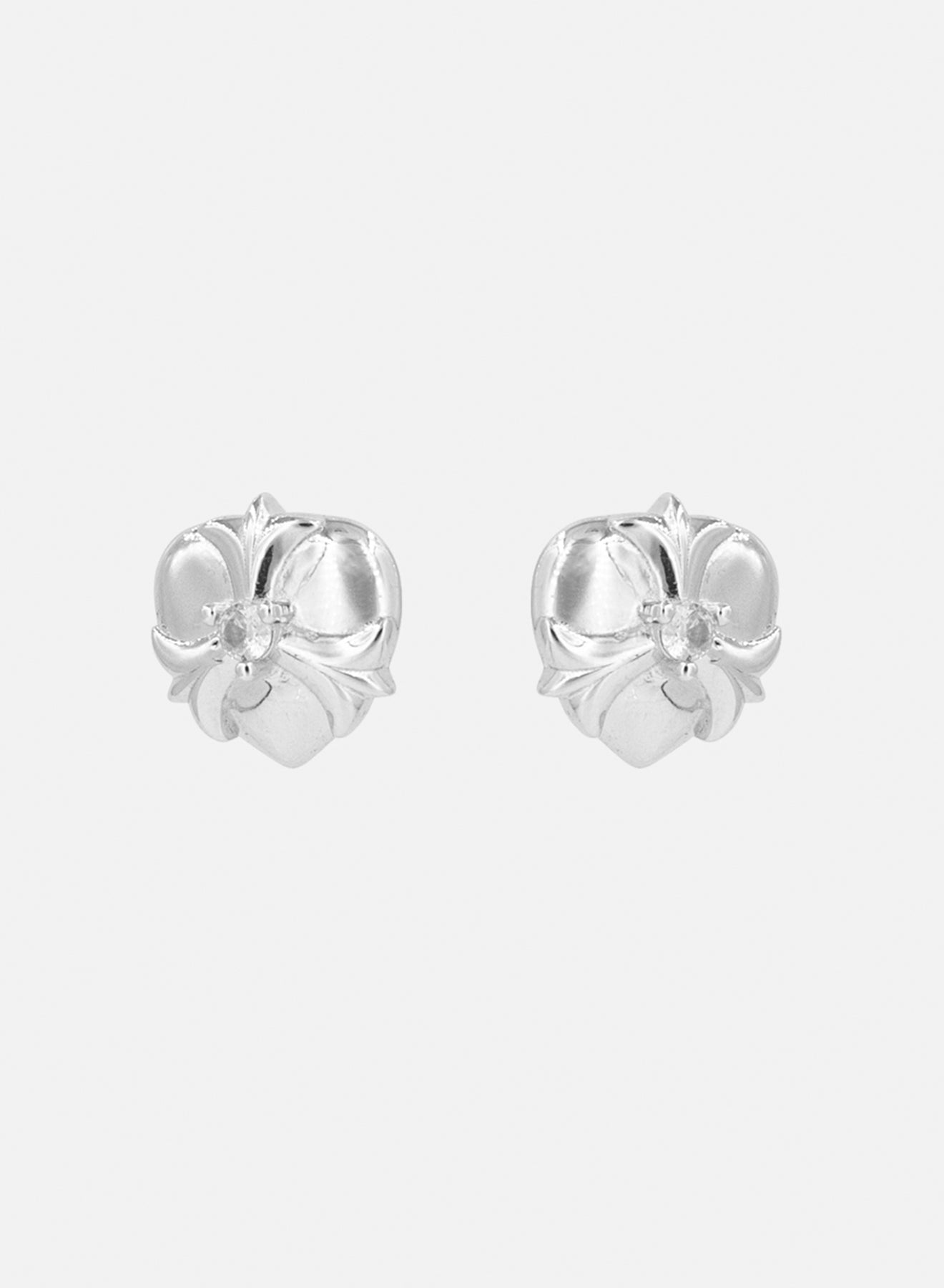 Petals on heart earrings (White)