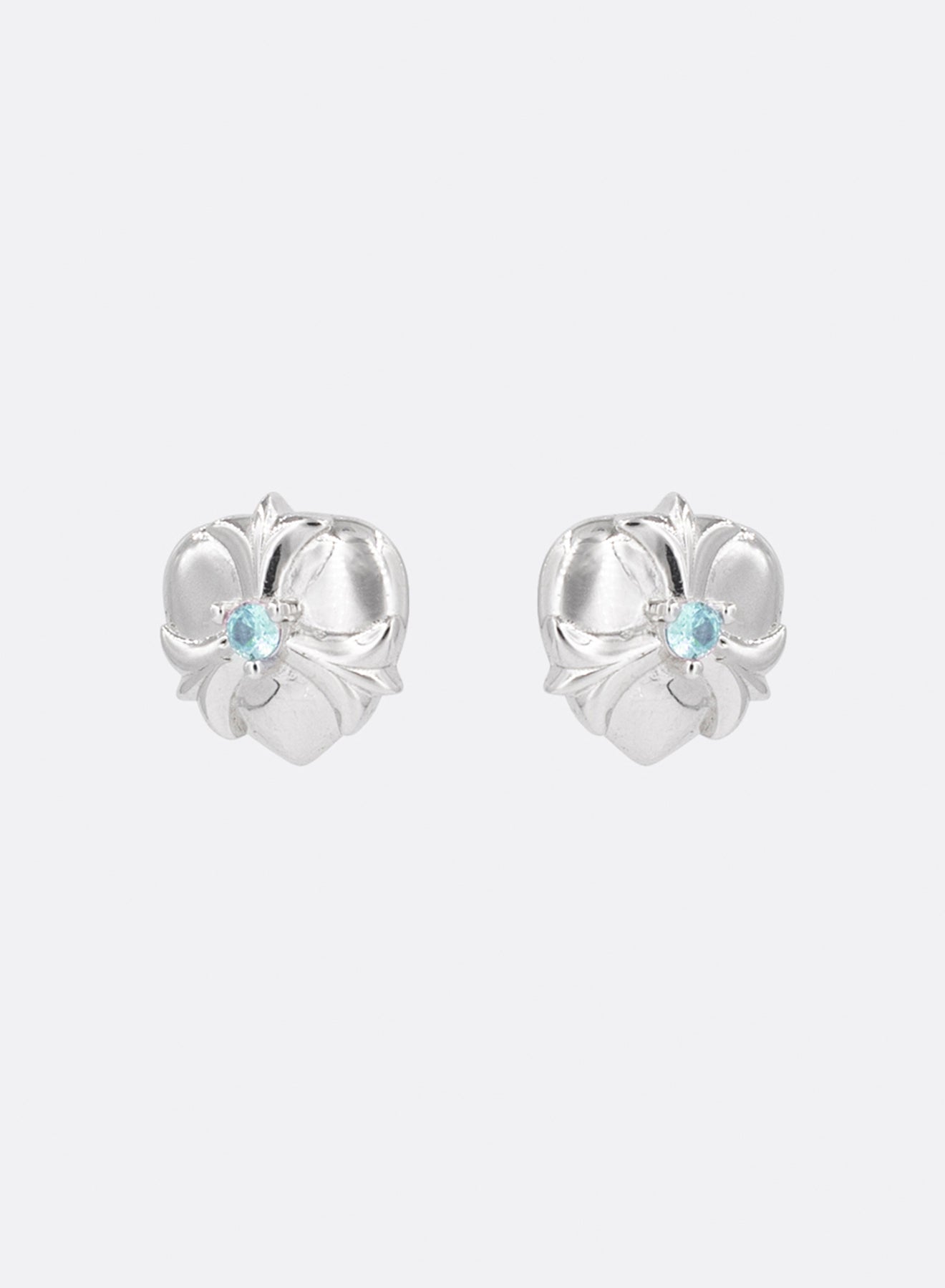 Petals on heart earrings (Sky blue)