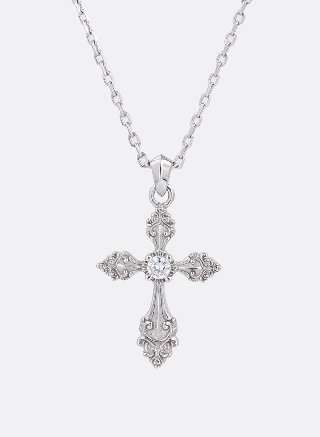 Cross pendant necklace