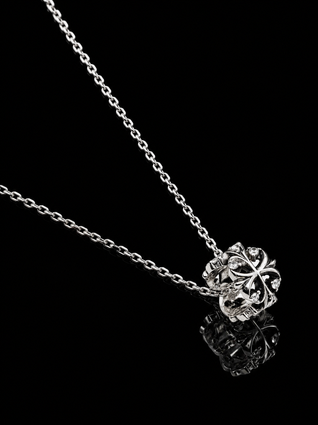 Maltese-cross quadruplets oxidised pendant necklace