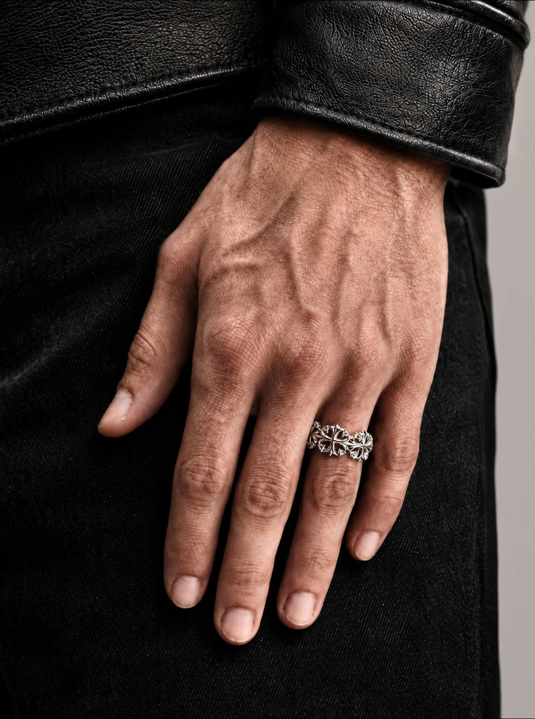 Clover cross quadruplets ring