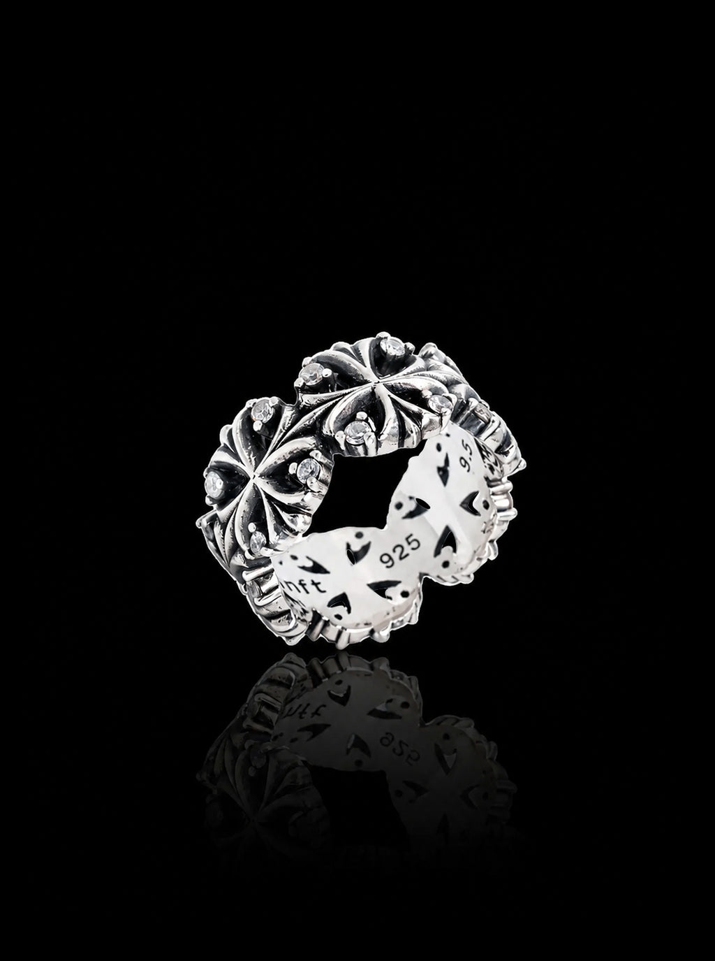 Clover-cross quadruplets oxidised ring
