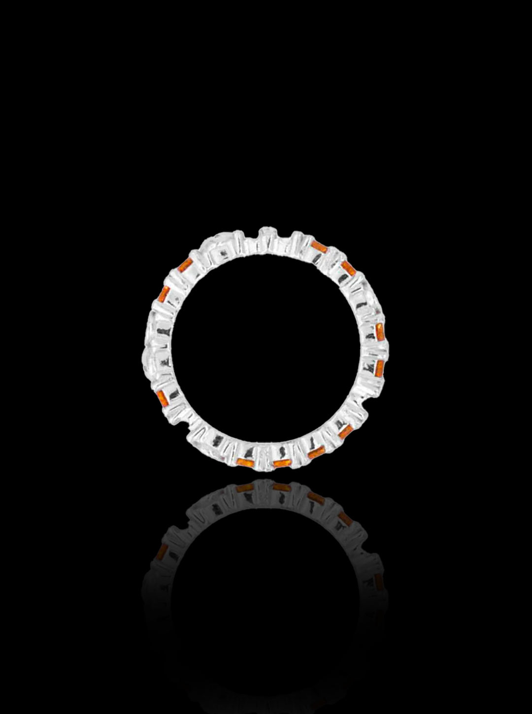 Broken eternity ring with sapphire