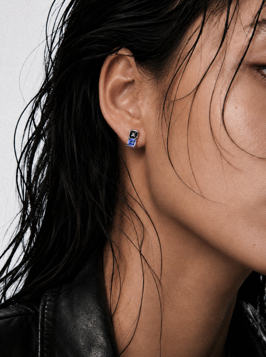 Screwbox earrings (Cornflower Blue)
