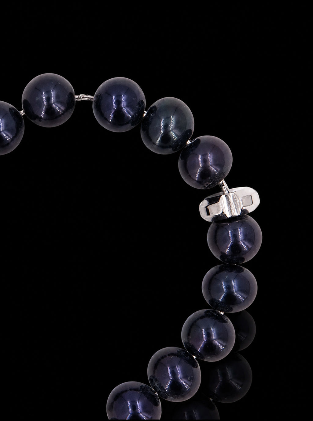 Chuck nut w/ freshwater pearls bracelet