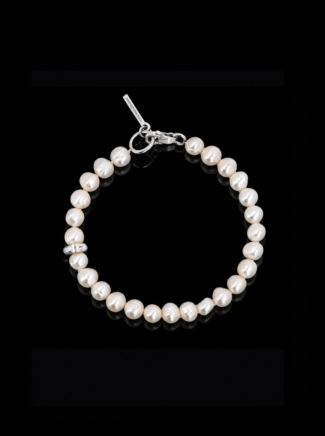 Chuck nut w/ freshwater pearls bracelet