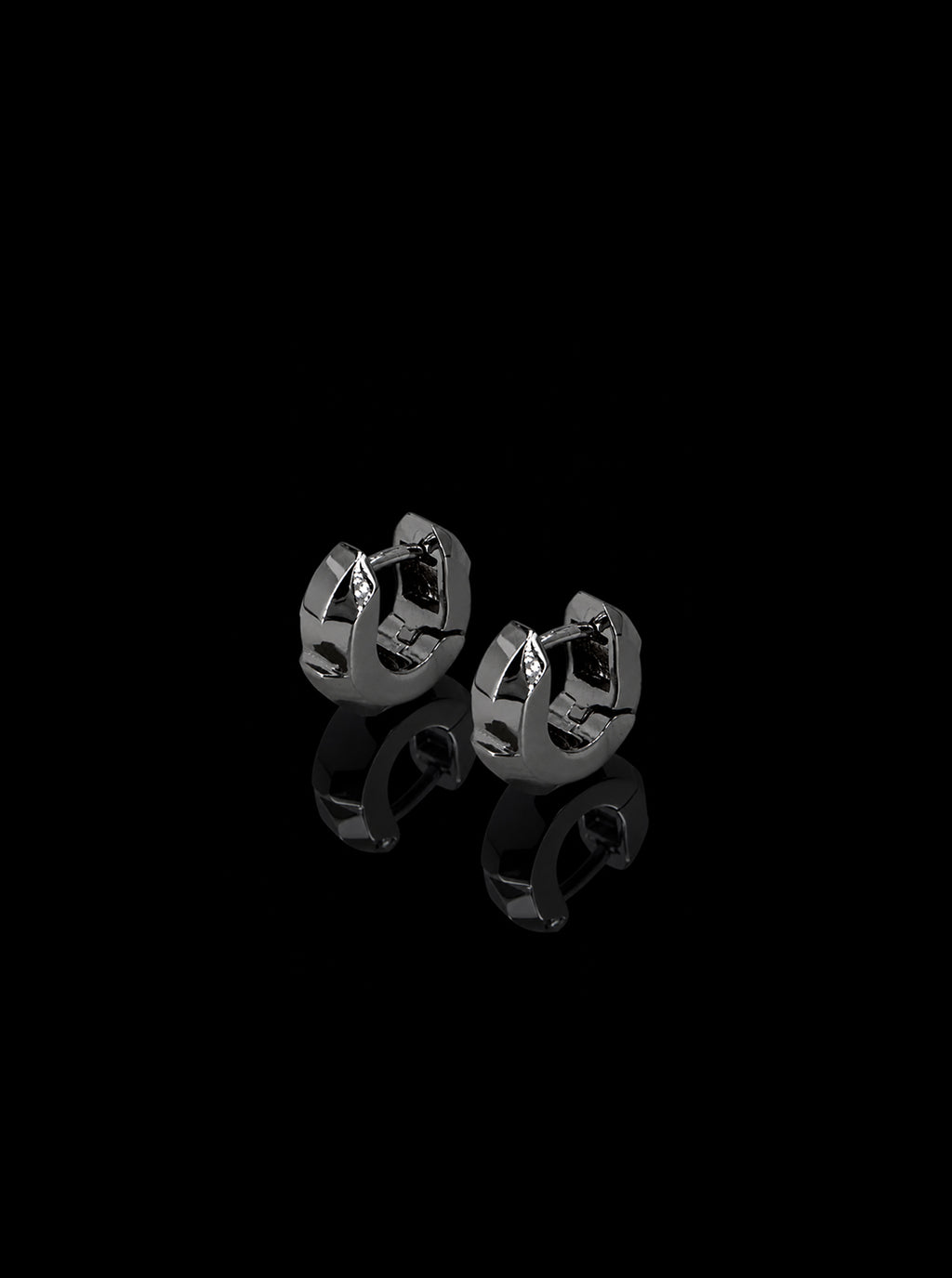 Chuck-nut huggie earrings