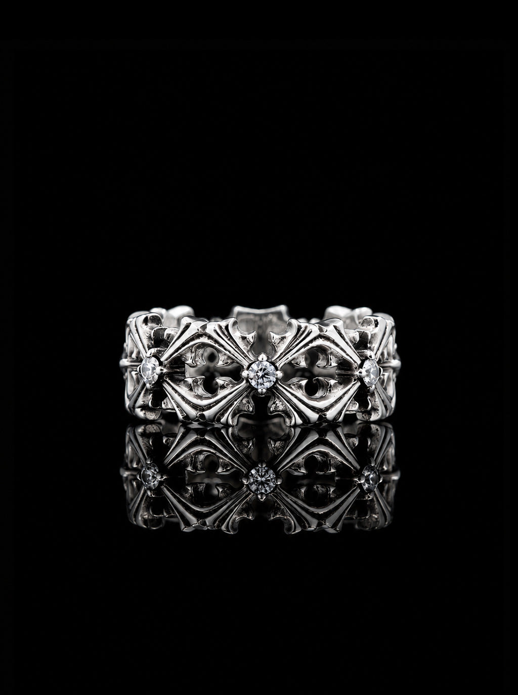 CRUCIS clover cross oxidised ring