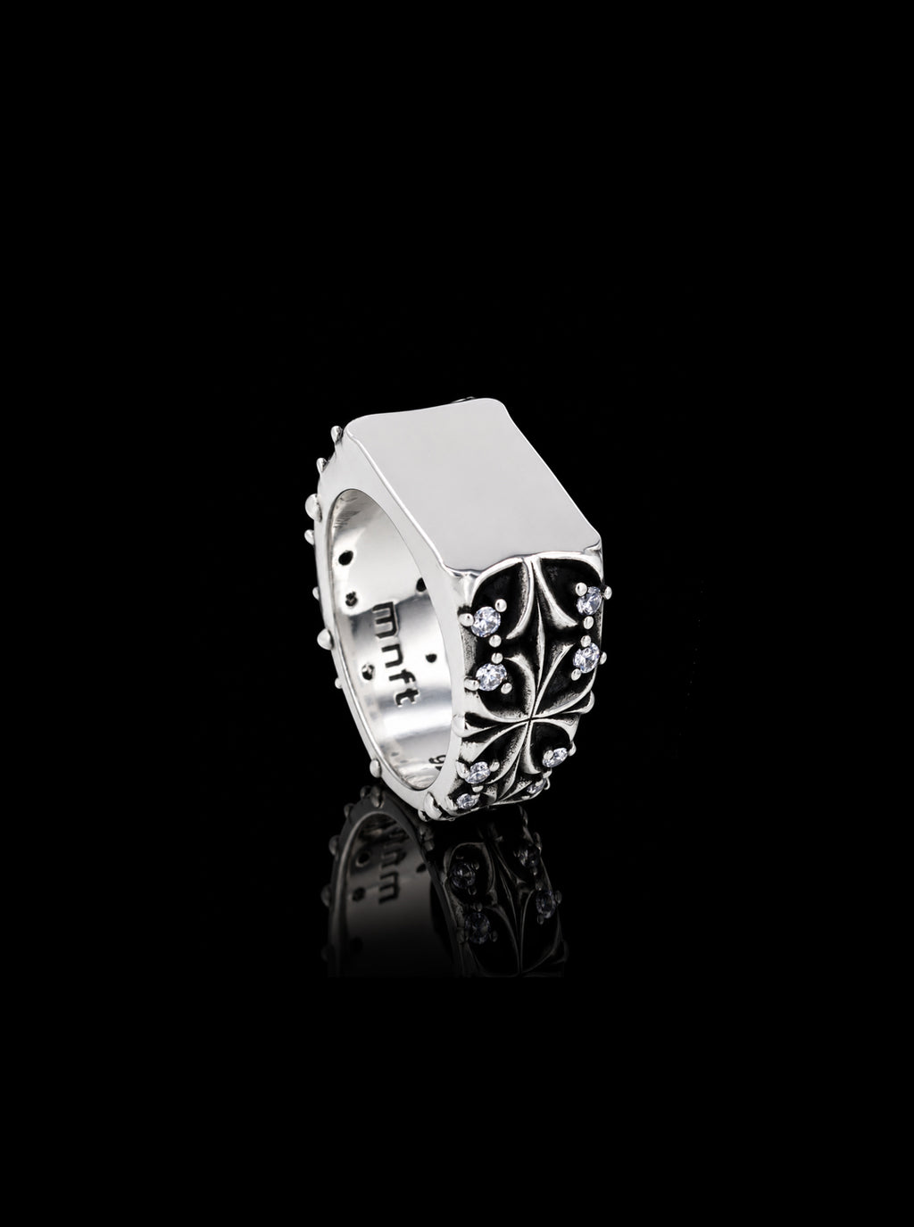 Clover cross quadruplets signet ring (Oxidised)
