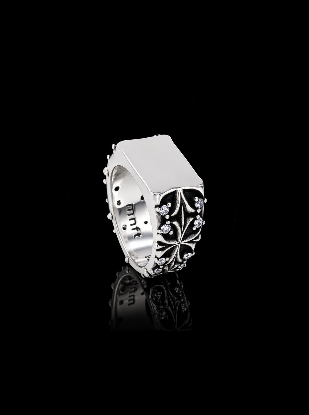 Maltese cross quadruplets signet ring (Oxidised)