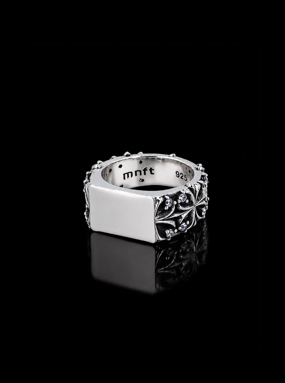Maltese cross quadruplets signet ring (Oxidised)