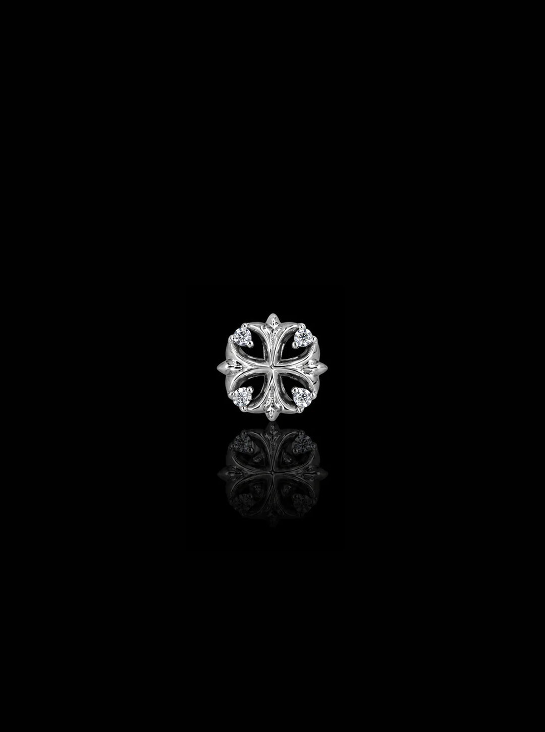 Clover cross stud single earring