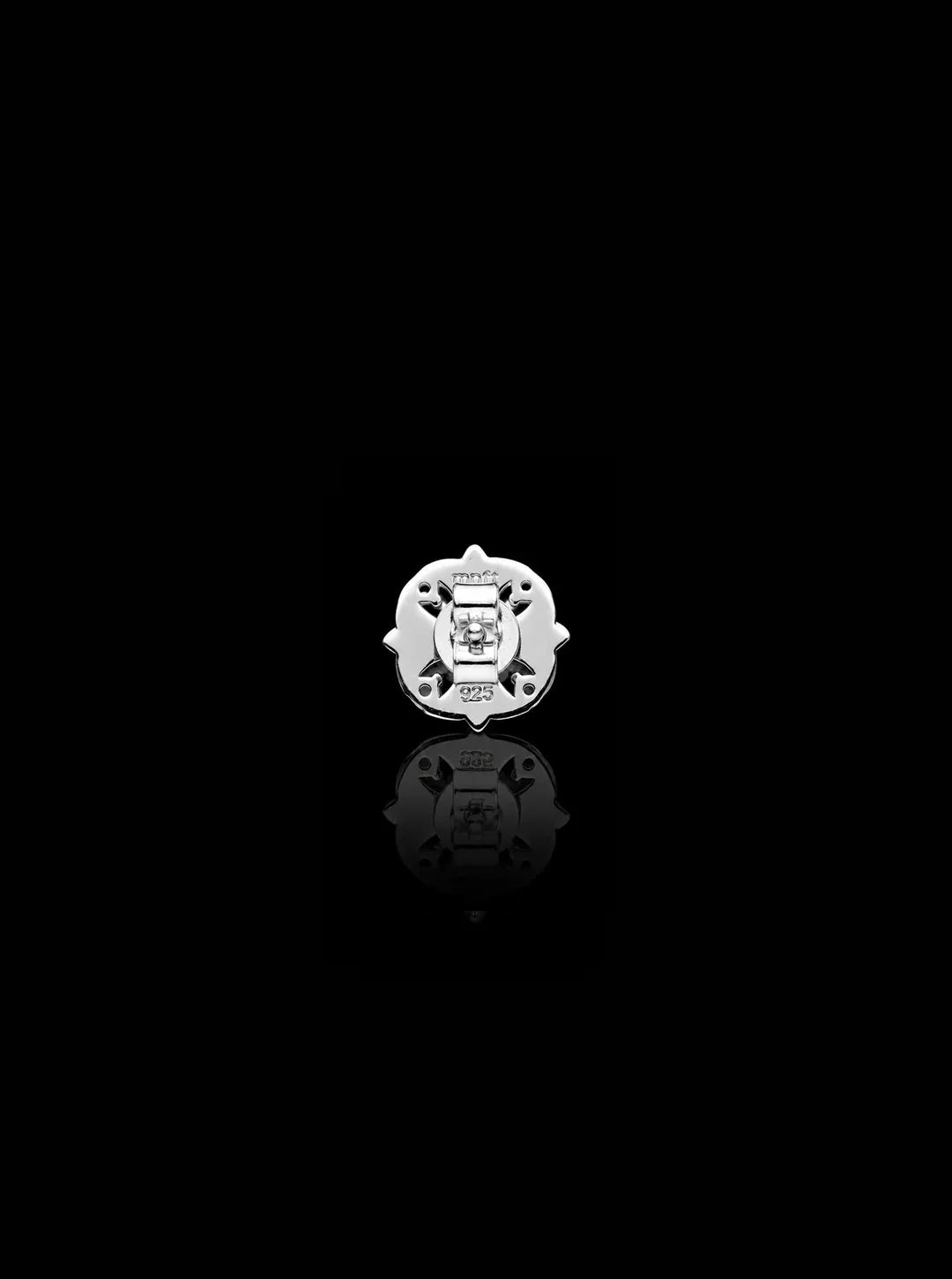 Clover cross stud single earring