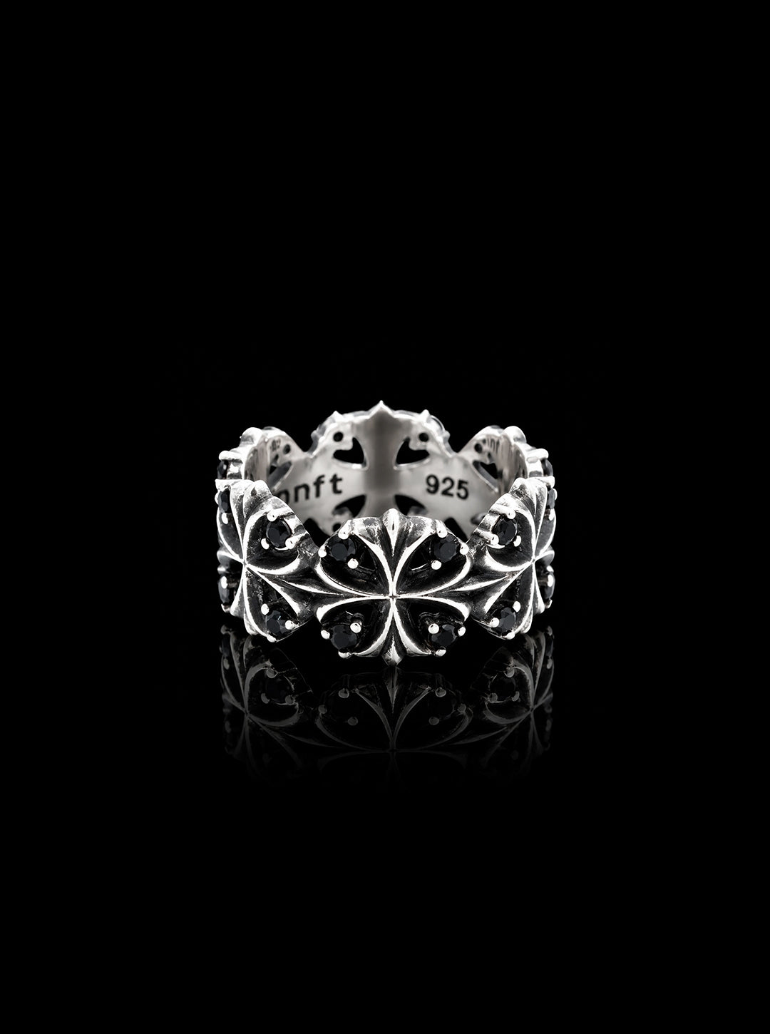 Clover-cross quadruplets oxidised ring