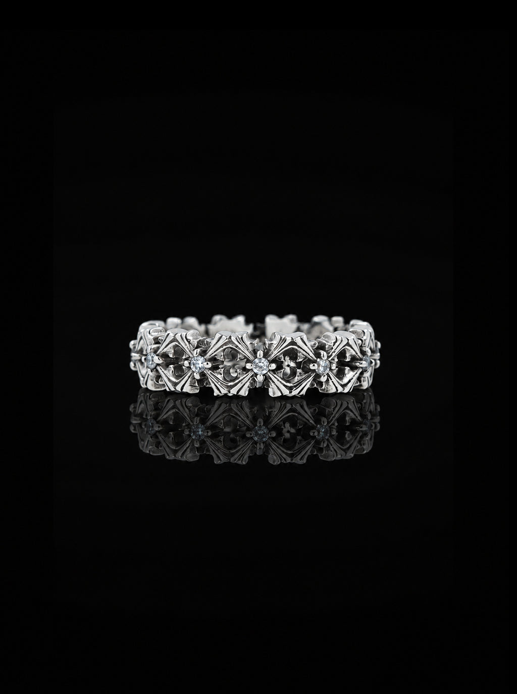 CRUCIS clover cross oxidised classic ring