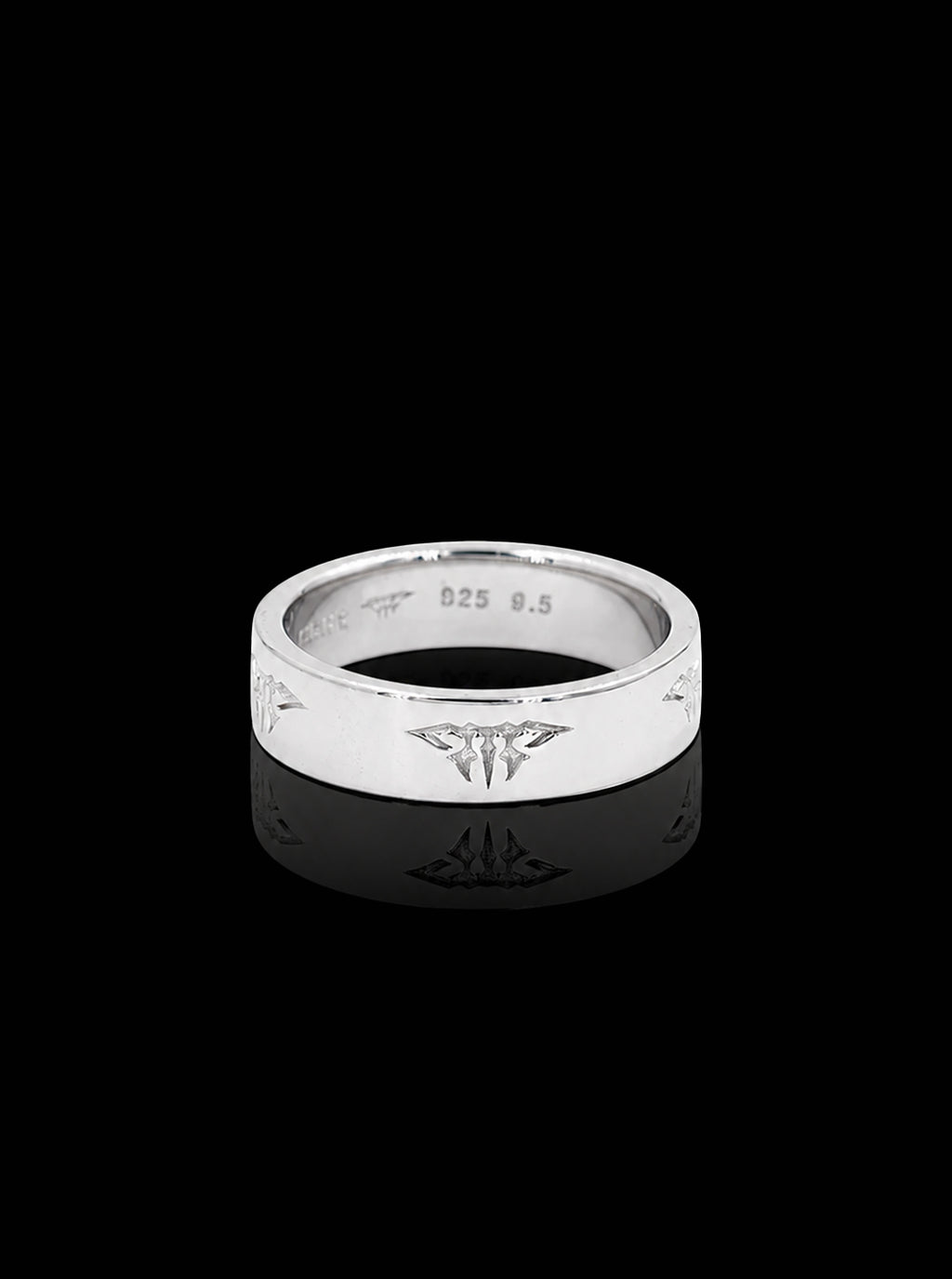 Monogram band ring
