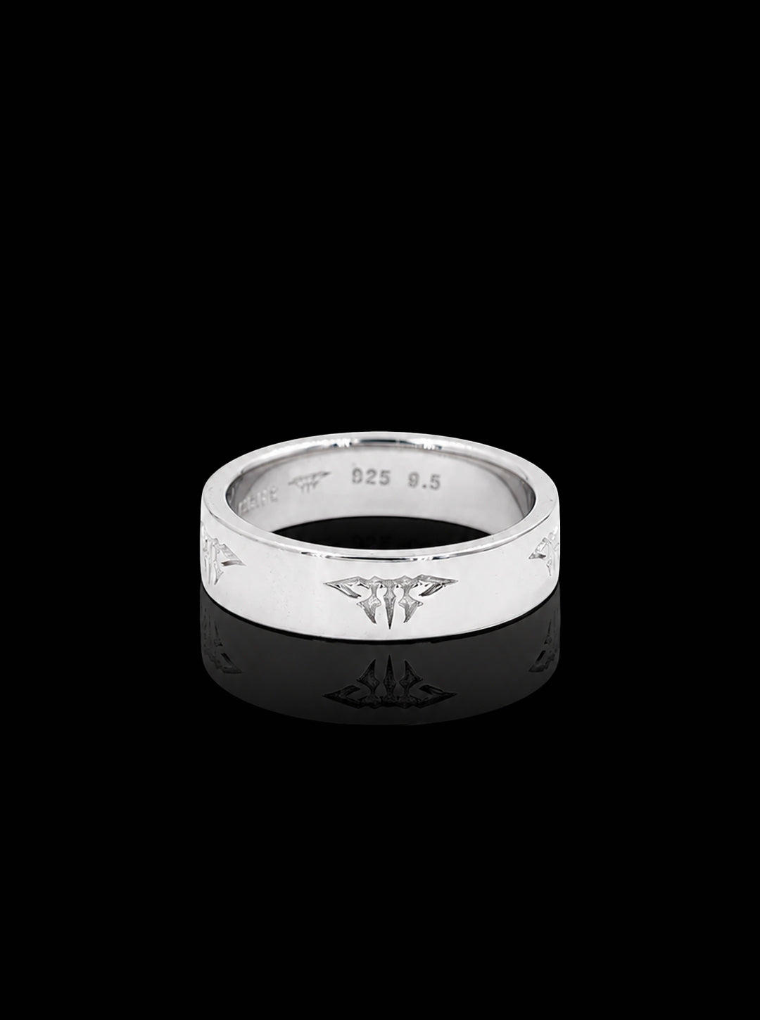 Monogram band ring