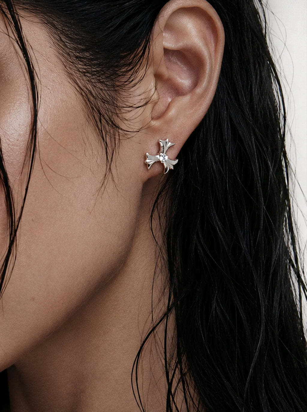 Petals ornament earrings
