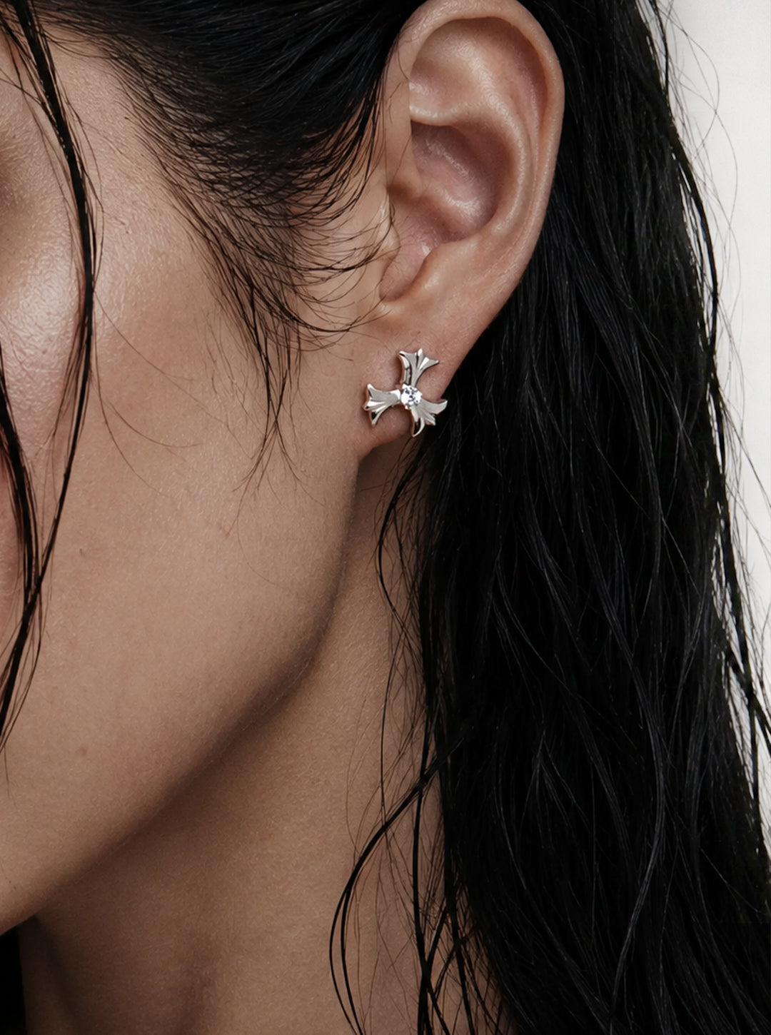 Petals ornament earrings