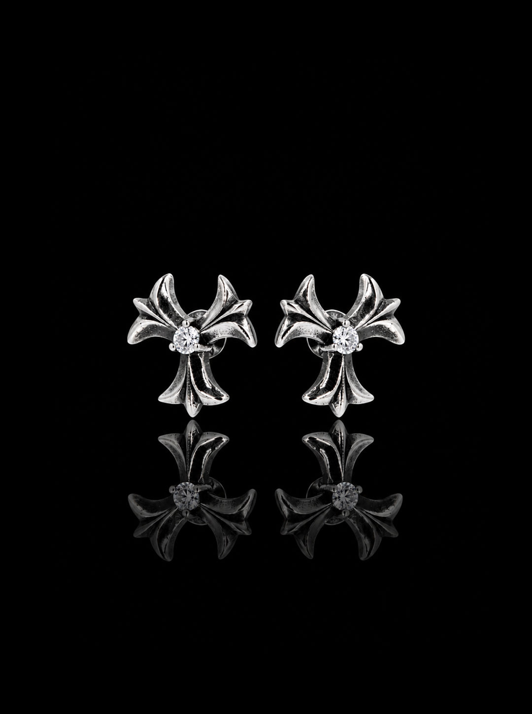Petals ornament earrings (Oxidised)