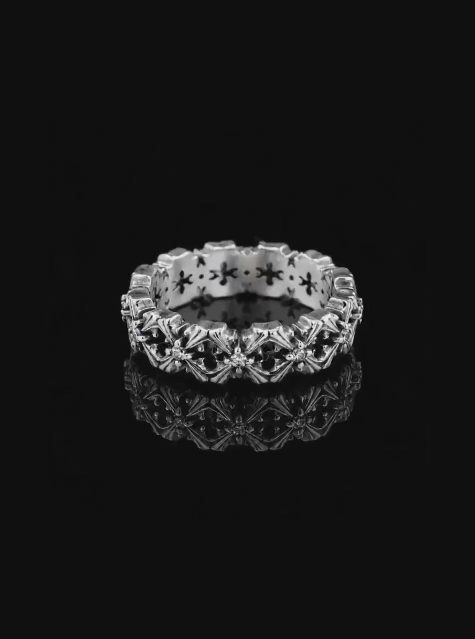 CRUCIS clover cross oxidised classic ring [Pre-order]