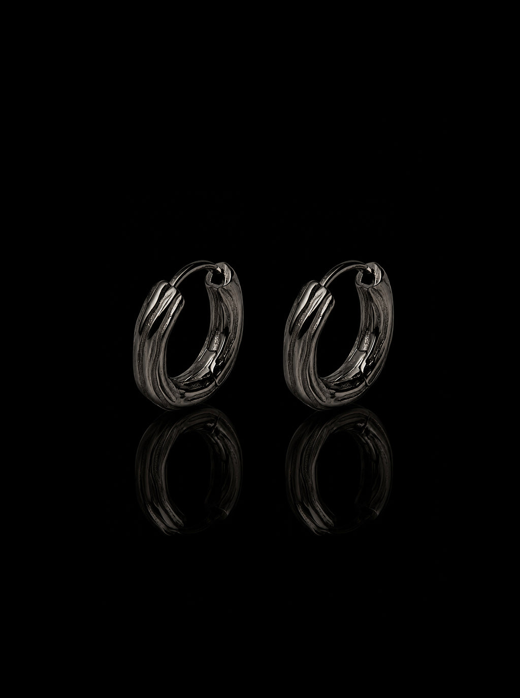 Wooody hoop sterling silver earrings (Black)