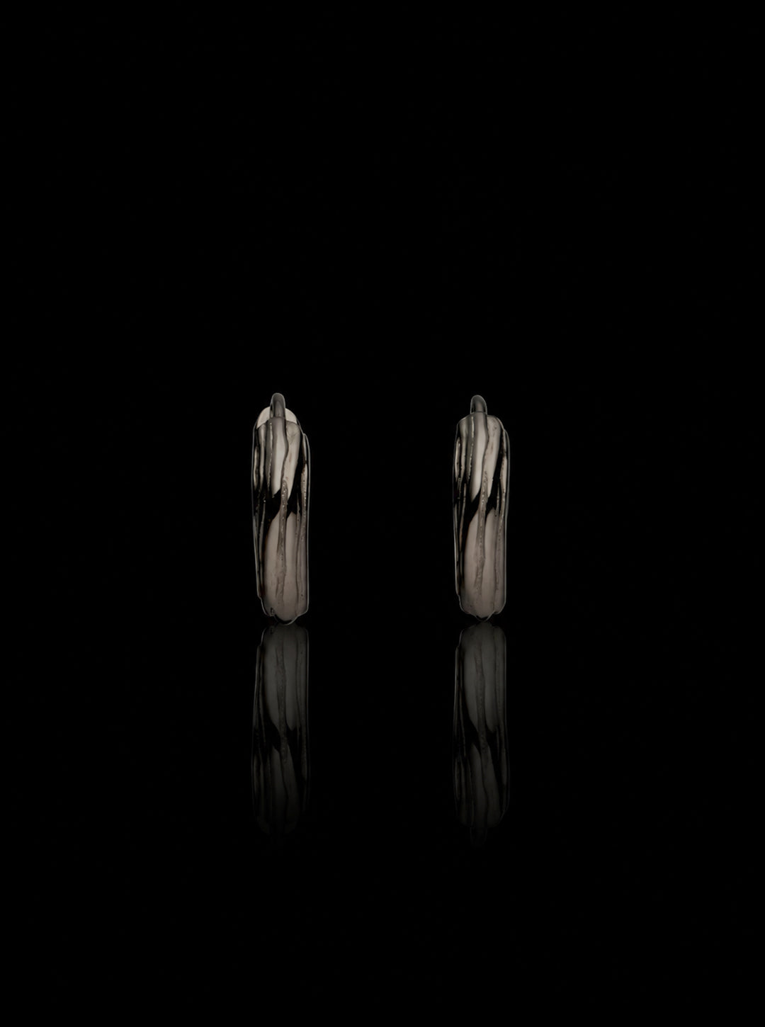 Wooody hoop sterling silver earrings (Black)