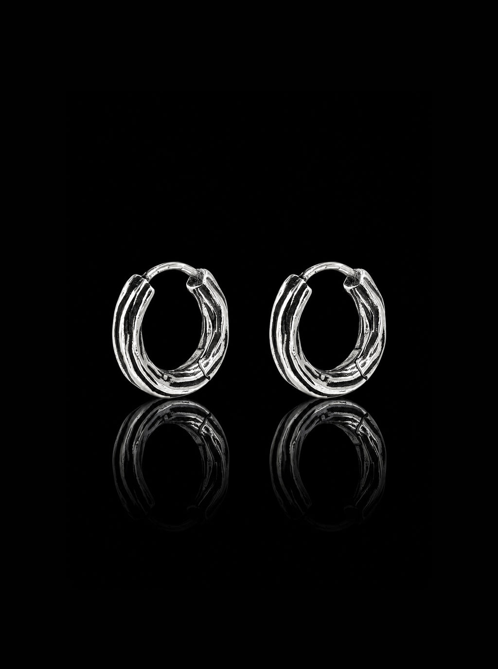 Wooody hoop sterling silver earrings (Oxidised)