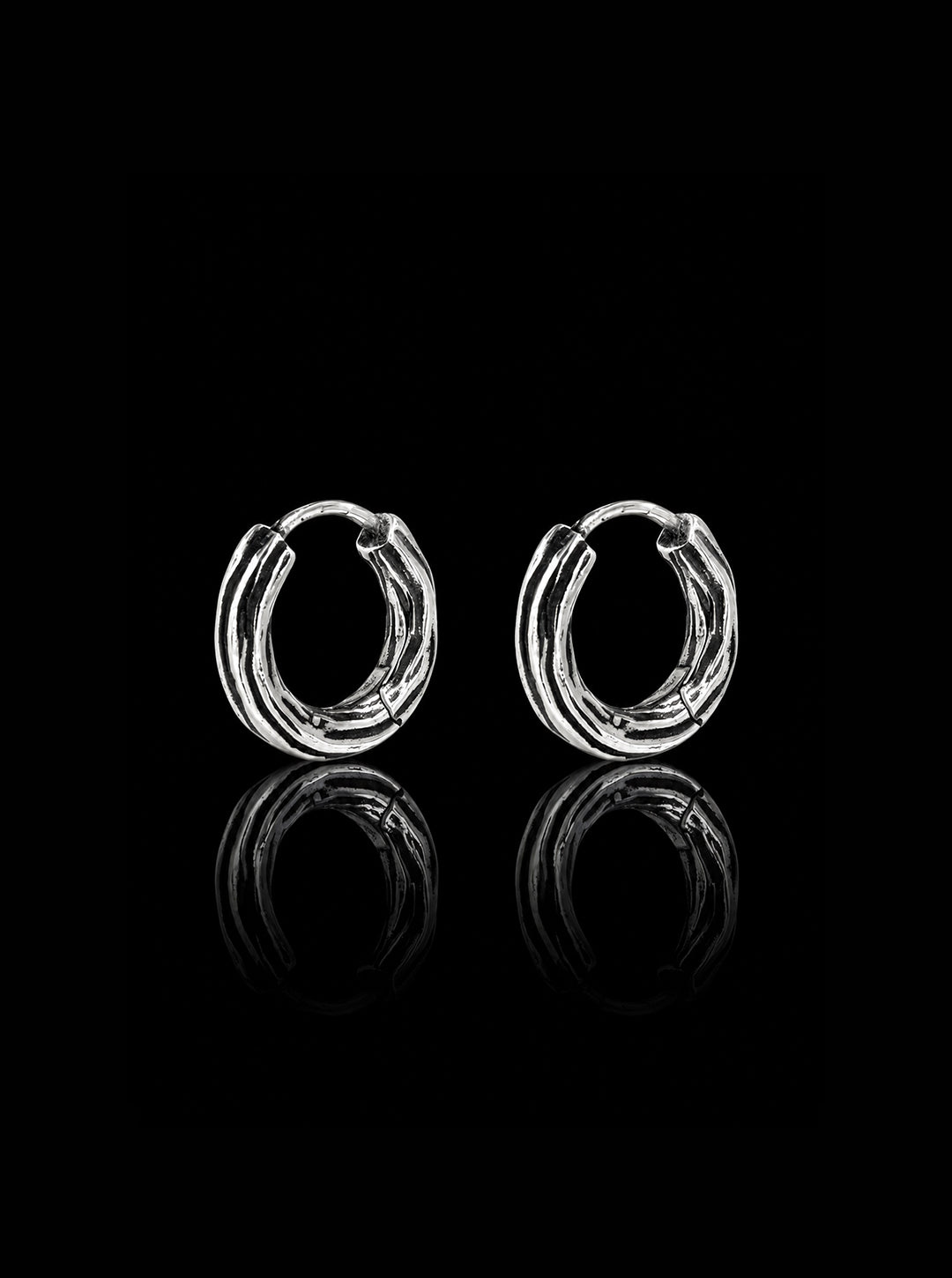 Wooody hoop sterling silver earrings (Oxidised)