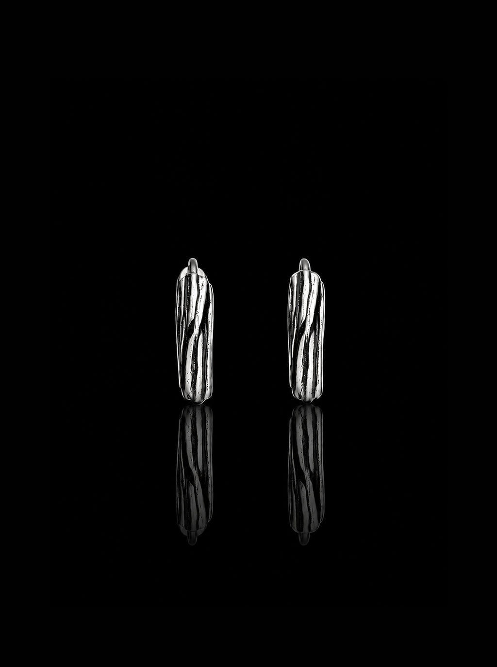 Wooody hoop sterling silver earrings (Oxidised)
