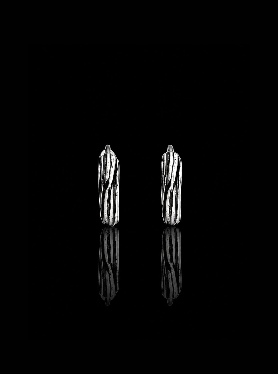 Wooody hoop sterling silver earrings (Oxidised)